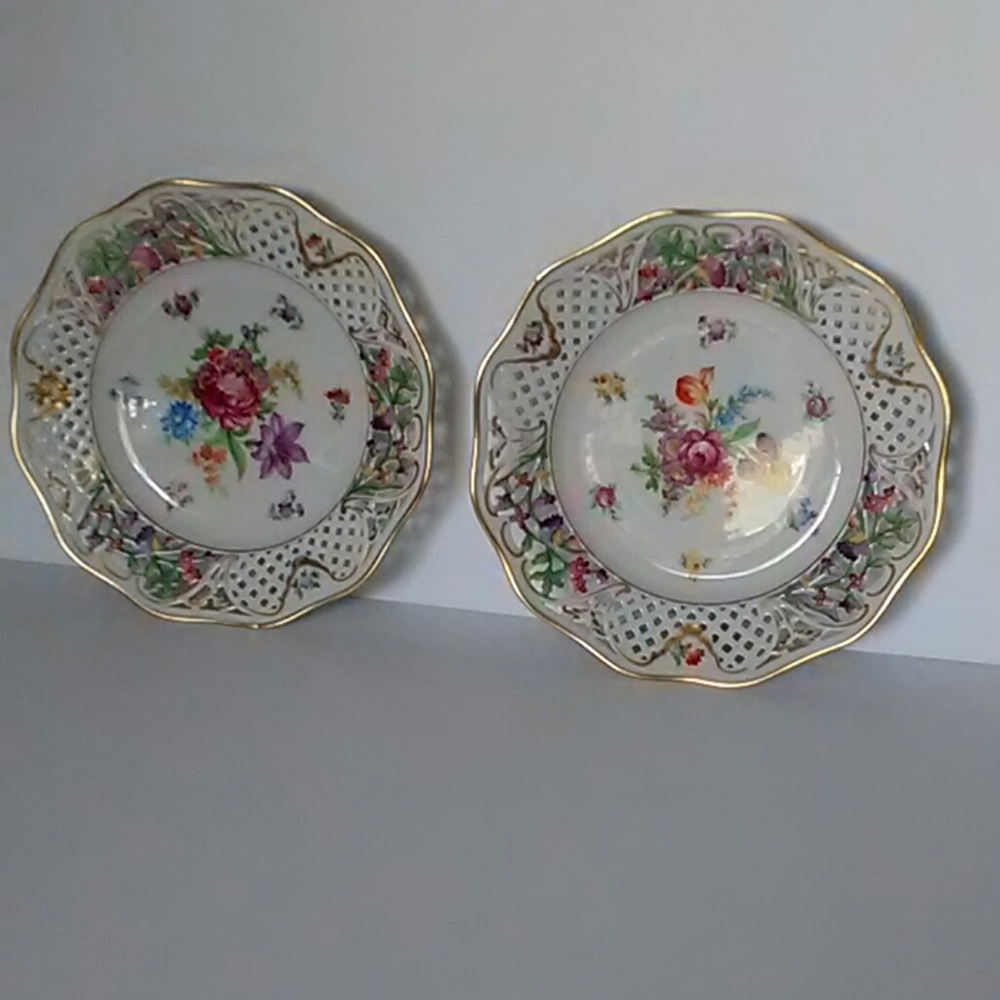Floral Lattice Plates